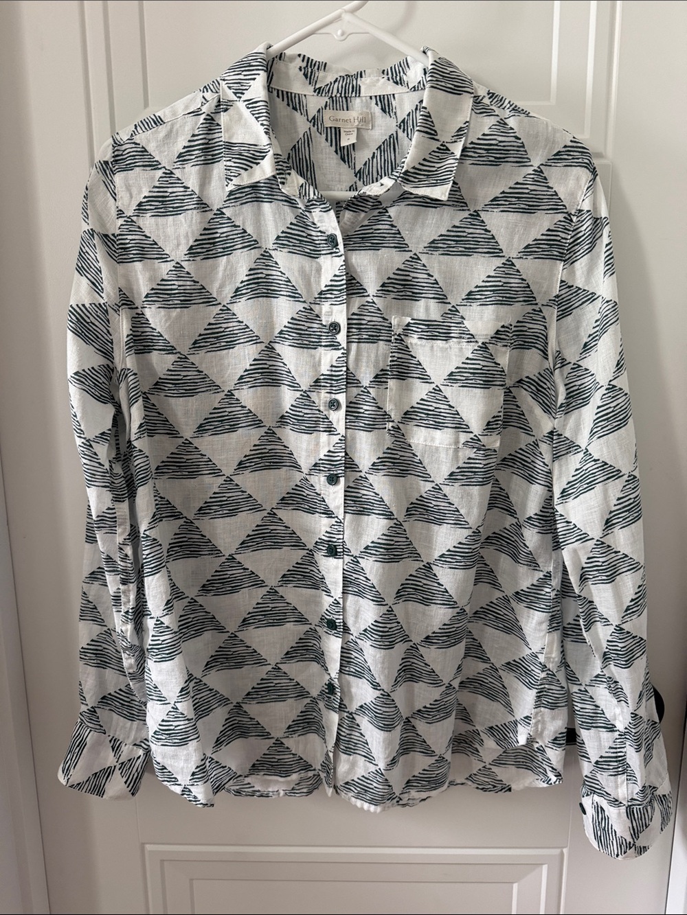 Garnet Hill White Button-Down Shirt with Navy Triangle Print